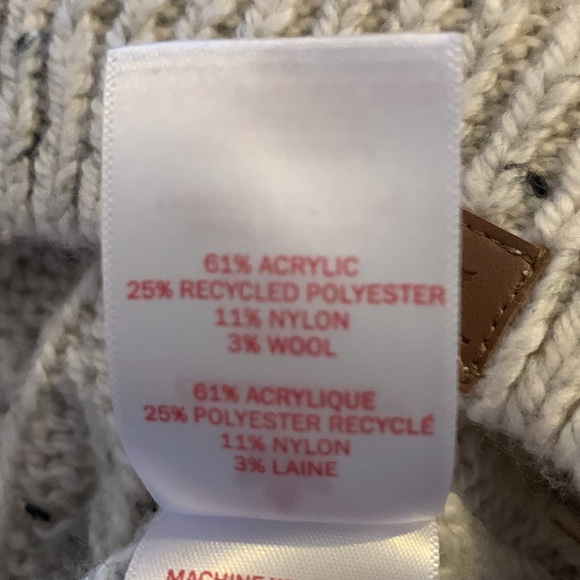 Canadiana sweater size small - Picture 6 of 6